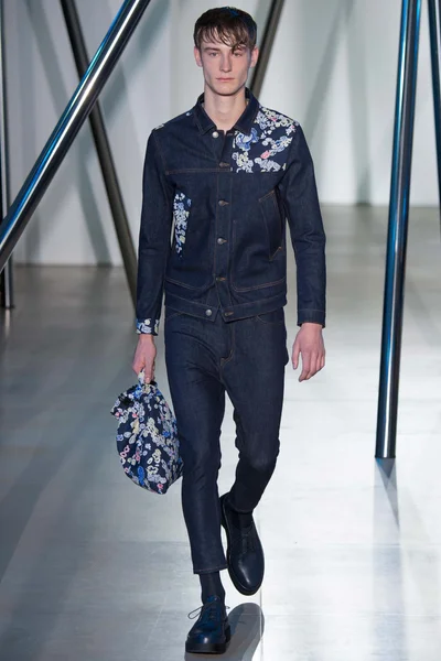Look 14